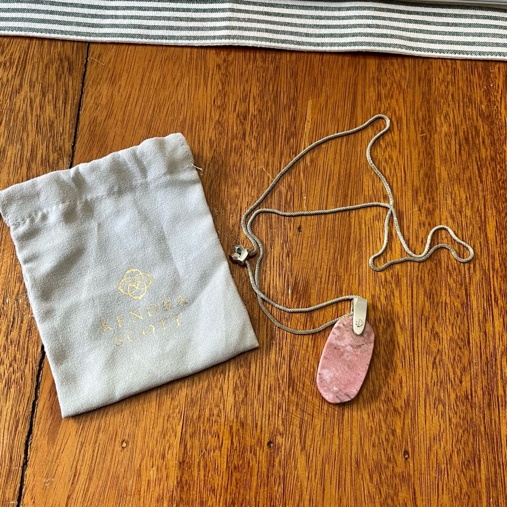 Kendra Scott Inez Gold Long Pendant Necklace In Pink Rhodonite